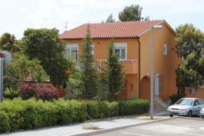 Гостиница Apartment Petrcane 3300a  Петркане